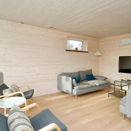 4 Person In Holbaek-by Traum